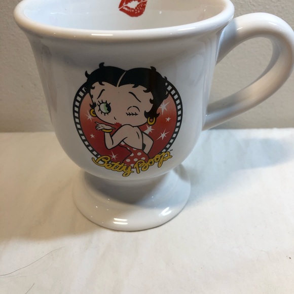 Betty Boop Pedestal Mug 2006 - Picture 3 of 8